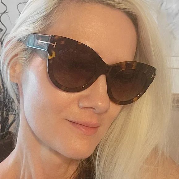 Tom Ford Lucille Cat Eye Sunglasses Dark Havanah Bordeaux Luxury Designer #106 Tom Ford - Polarized Lucia Sunglasses - Cat Eye Sunglasses  main image 4